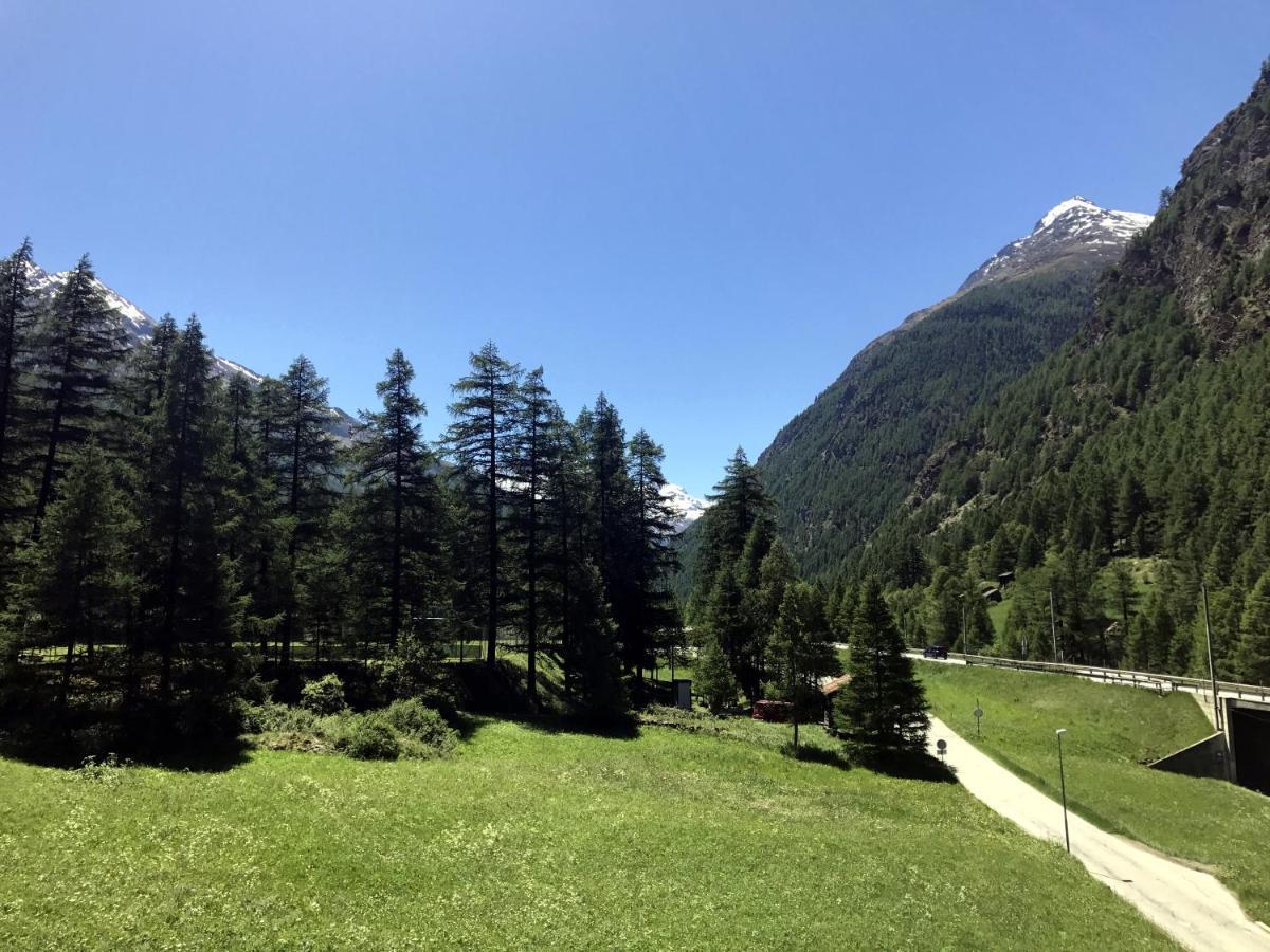 B&B Matterhorn Golf Randa Eksteriør bilde