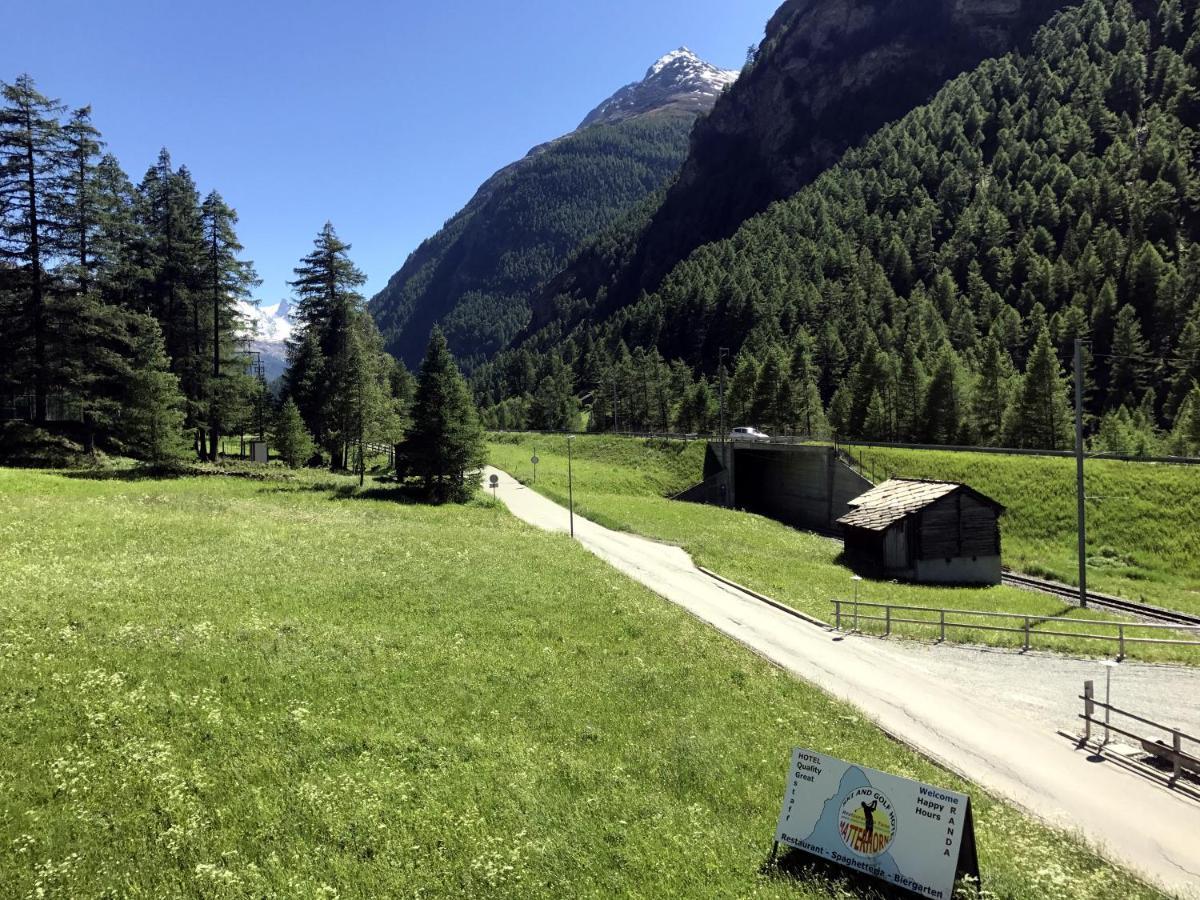 B&B Matterhorn Golf Randa Eksteriør bilde