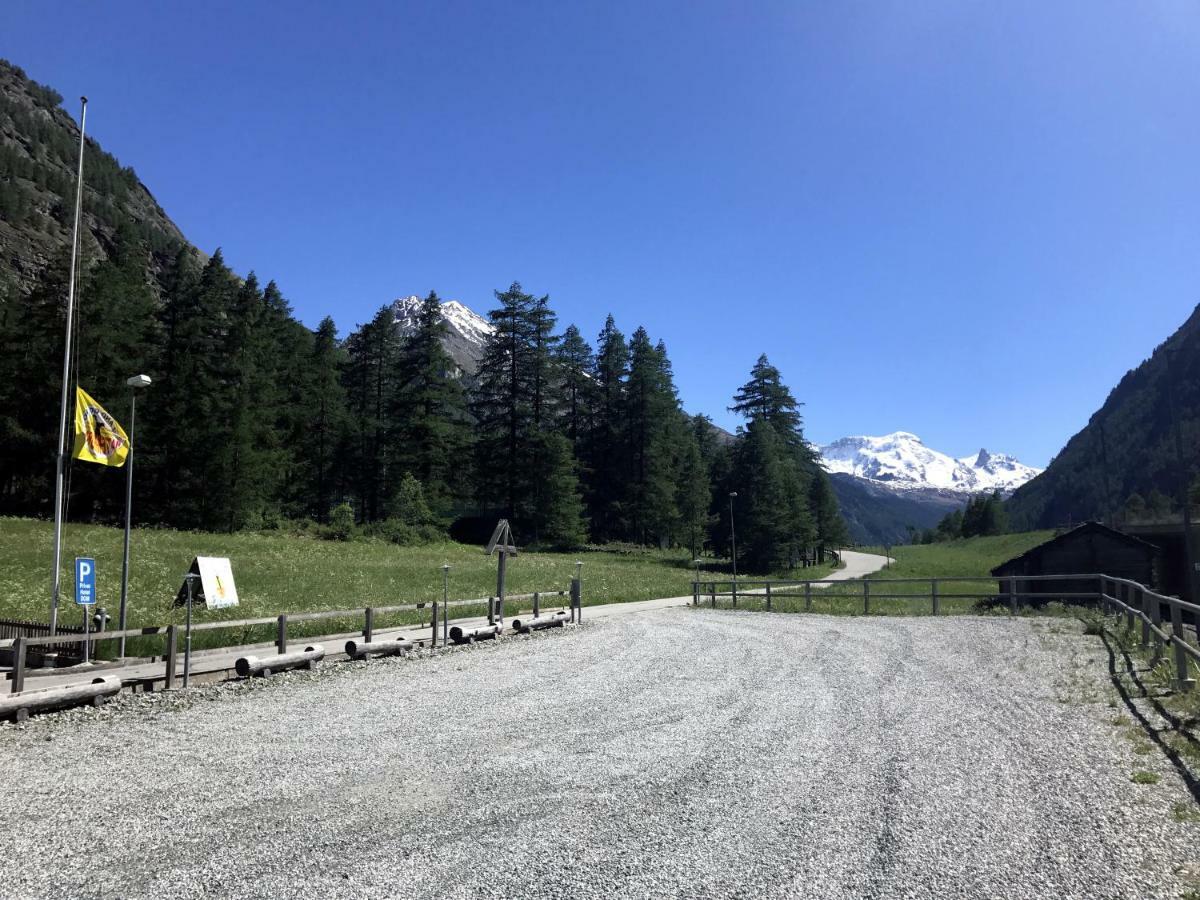 B&B Matterhorn Golf Randa Eksteriør bilde