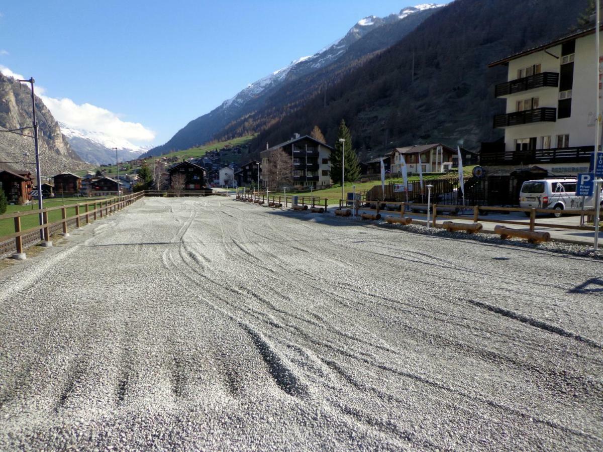 B&B Matterhorn Golf Randa Eksteriør bilde