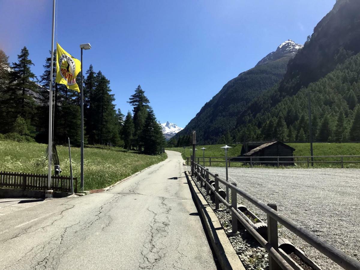 B&B Matterhorn Golf Randa Eksteriør bilde